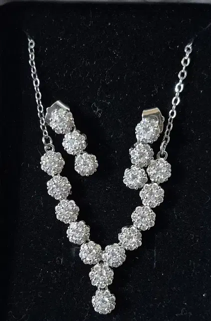 نیم ست مدل فلاور ظریف وباکلاس|بدلیجات|کرمان, |دیوار