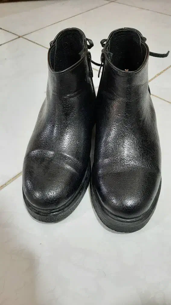 نیم بوت ۳۸|کیف، کفش، کمربند|رشت, شهرک پردیسان|دیوار
