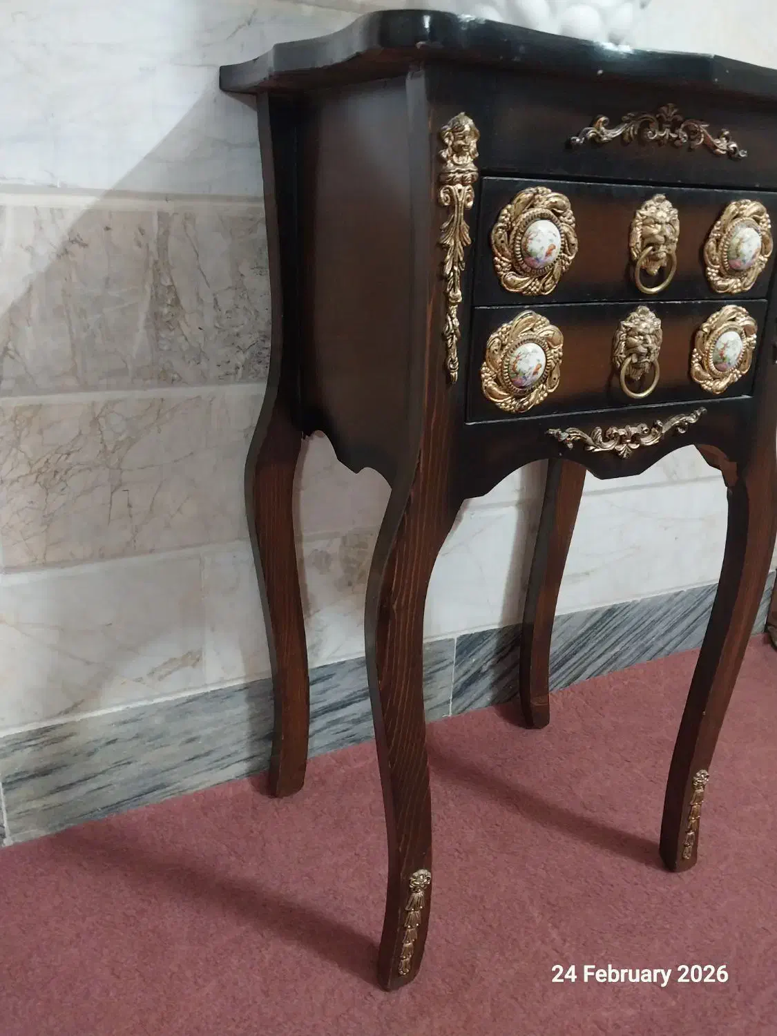 میز تلفن|میز تلفن|قم, باغ شریفی|دیوار