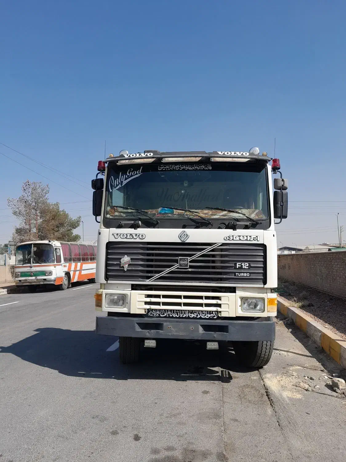 کامیون کشنده اف|خودرو سنگین|شهرضا, |دیوار