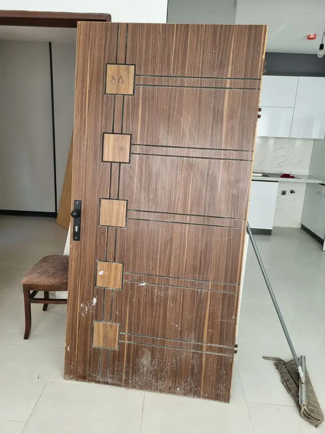 درب چوبی آپارتمان کاملا نو|مصالح و تجهیزات ساختمان|اصفهان, کوی شهید کشوری|دیوار