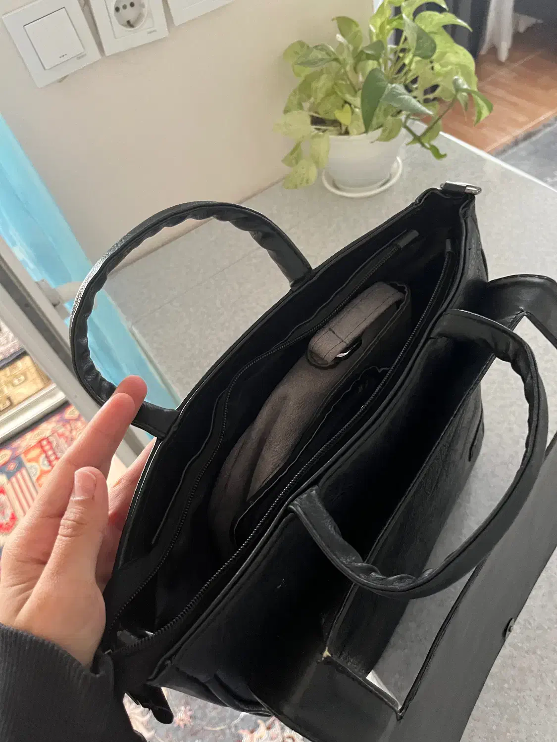 کیف دانشجویی کاملا نو|کیف، کفش، کمربند|پرند, فاز ۶|دیوار