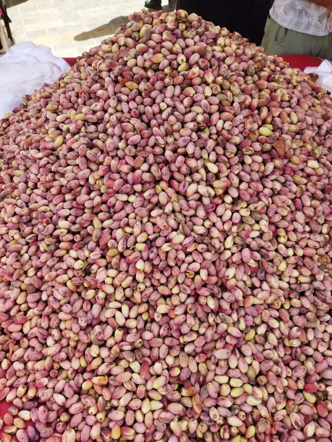 پسته خام بدون پوست و باپوسته در قزوین و مهرگان|خوردنی و آشامیدنی|قزوین, |دیوار