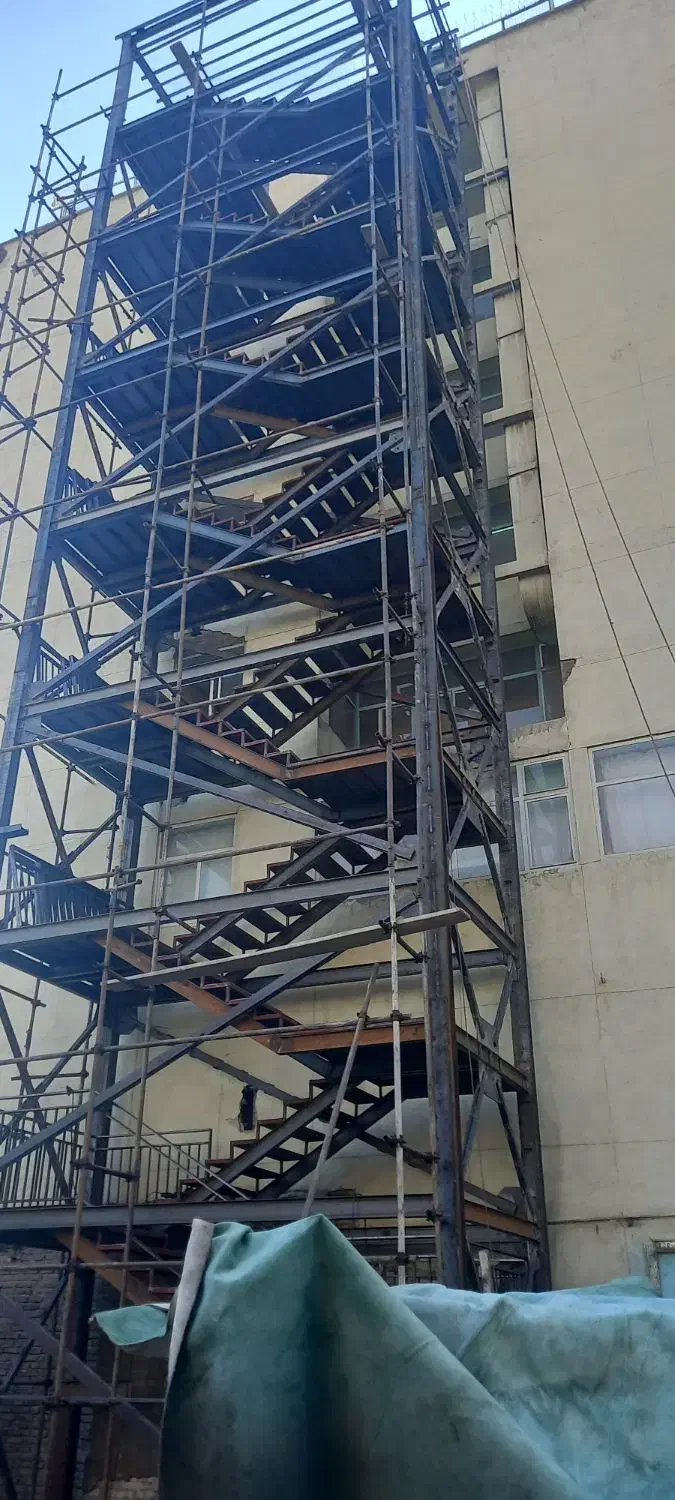 جوشکار ساخت و نصب اسکلت های فلزی سازه نگهبان|خدمات پیشه و مهارت|تهران, یافت آباد جنوبی|دیوار