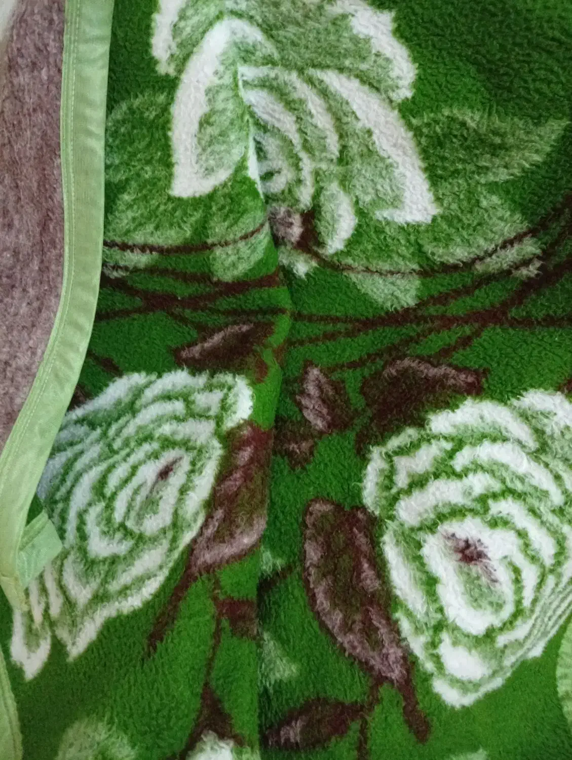 پتو|رختخواب، بالش، پتو|بیرجند, |دیوار