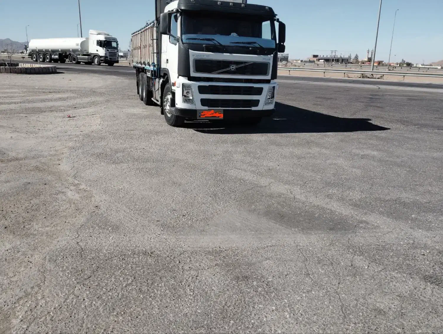 ولوو FM9 مدل82|خودرو سنگین|اقلید, |دیوار