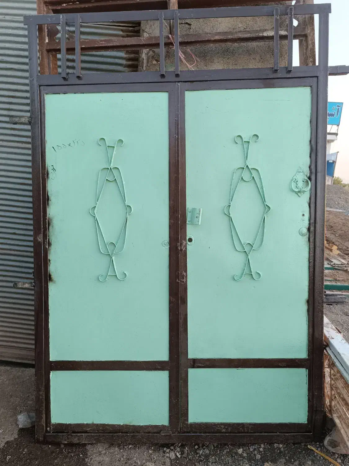 درب باغ وحیاط.تانکر نفت ۱۳۵۰لیتر.تانکر آب ۱۰۰۰لیتر|مصالح و تجهیزات ساختمان|زاوه, |دیوار