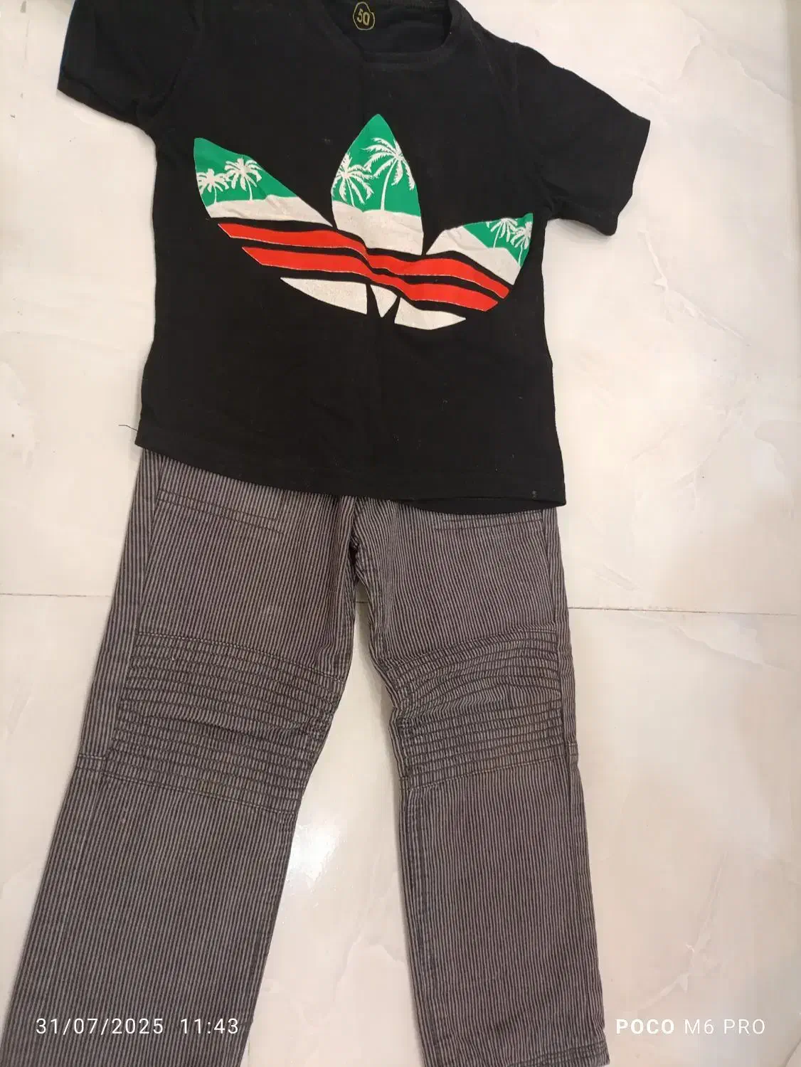 تعدادی لباس|لباس|زاهدان, |دیوار