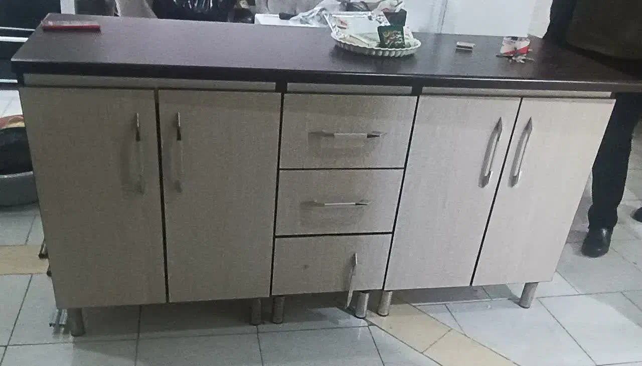 کابینت کرم و مشکی کامل|بوفه، ویترین، کنسول|محمدشهر, سیدآباد|دیوار