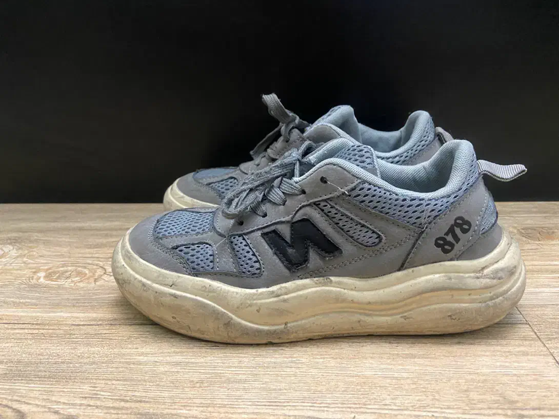 بوت کتانی و کفش دخترانه سایز ۳۴تا ۳۵|کفش و لباس بچه|تهران, دبستان|دیوار