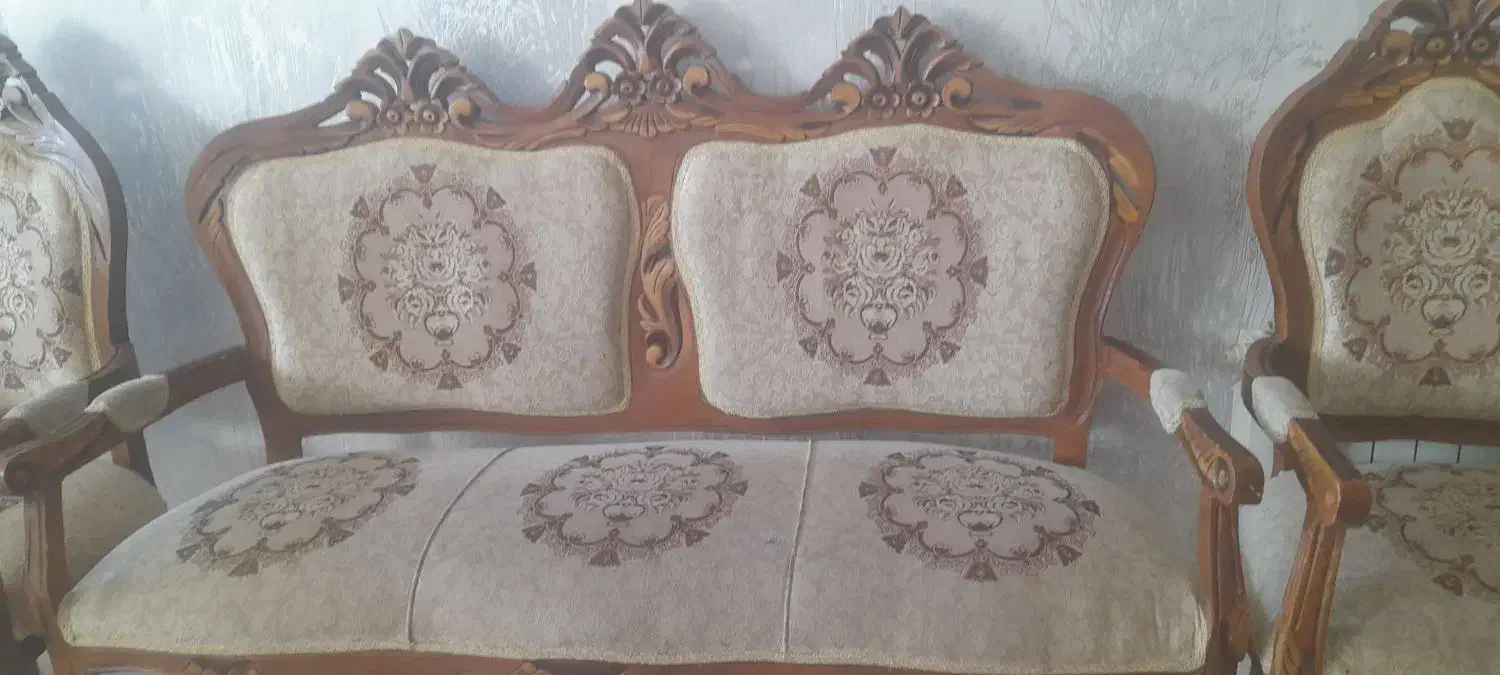 مبل سلطنتی|مبلمان خانگی و میز عسلی|گلبهار, شهر جدید گلبهار|دیوار