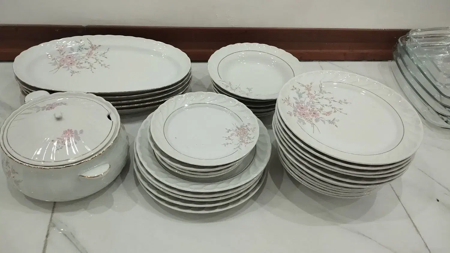 ظروف چینی|ظروف سرو و پذیرایی|اسلام‌شهر, شهرک طالقانی|دیوار