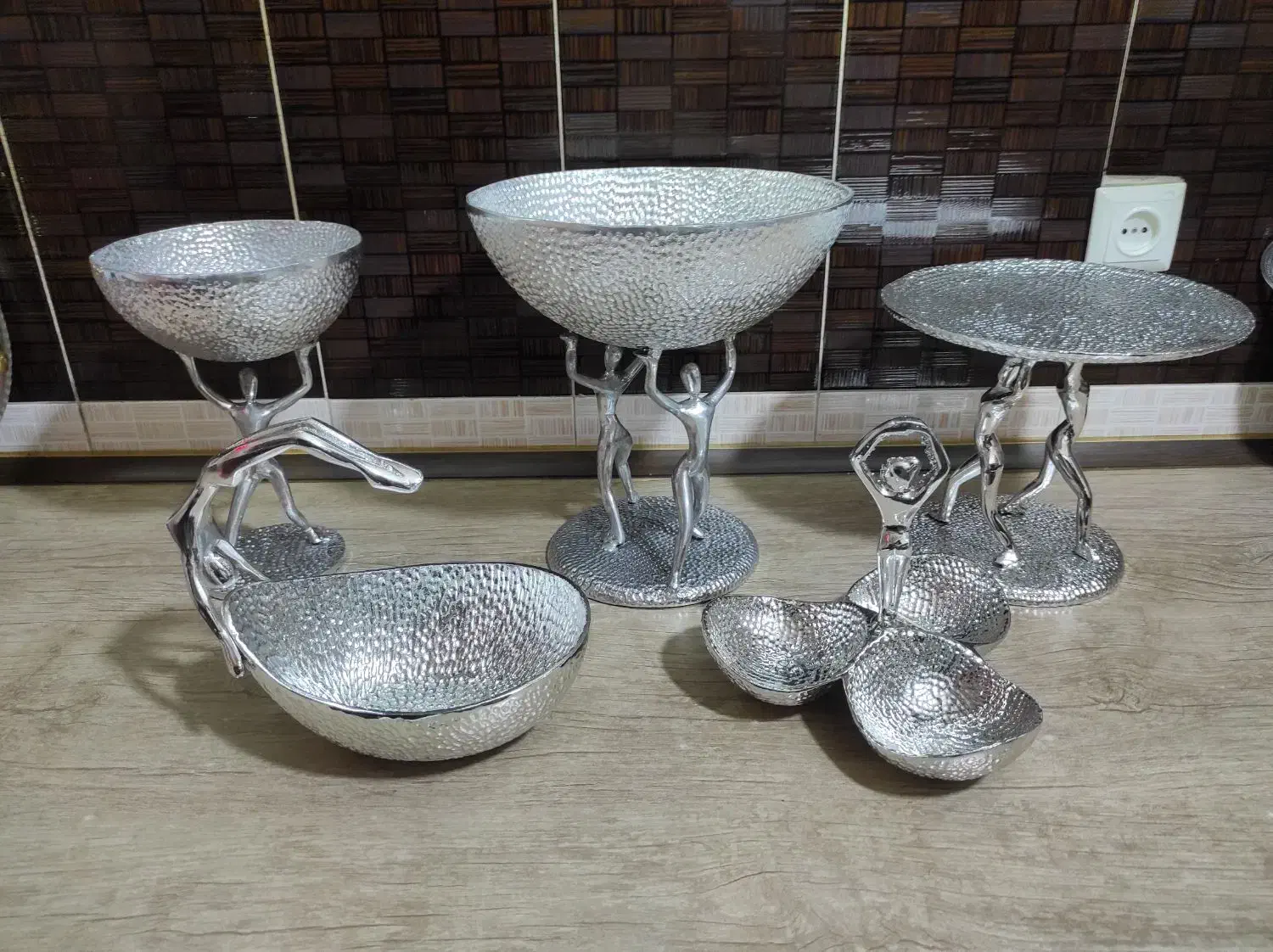 حراج اثاثیه منزل فرش چرخ خیاطی لباس|لباس|شریف‌آباد, |دیوار