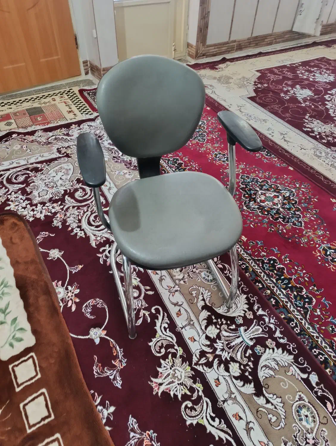 صندلی انتظار|صندلی و نیمکت|خرم‌آباد, |دیوار