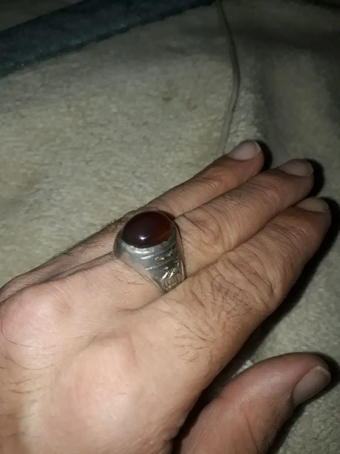 انگشتر نقره قدیمی حکاکی عقیق|زیورآلات و اکسسوری|رشت, هلال احمر|دیوار