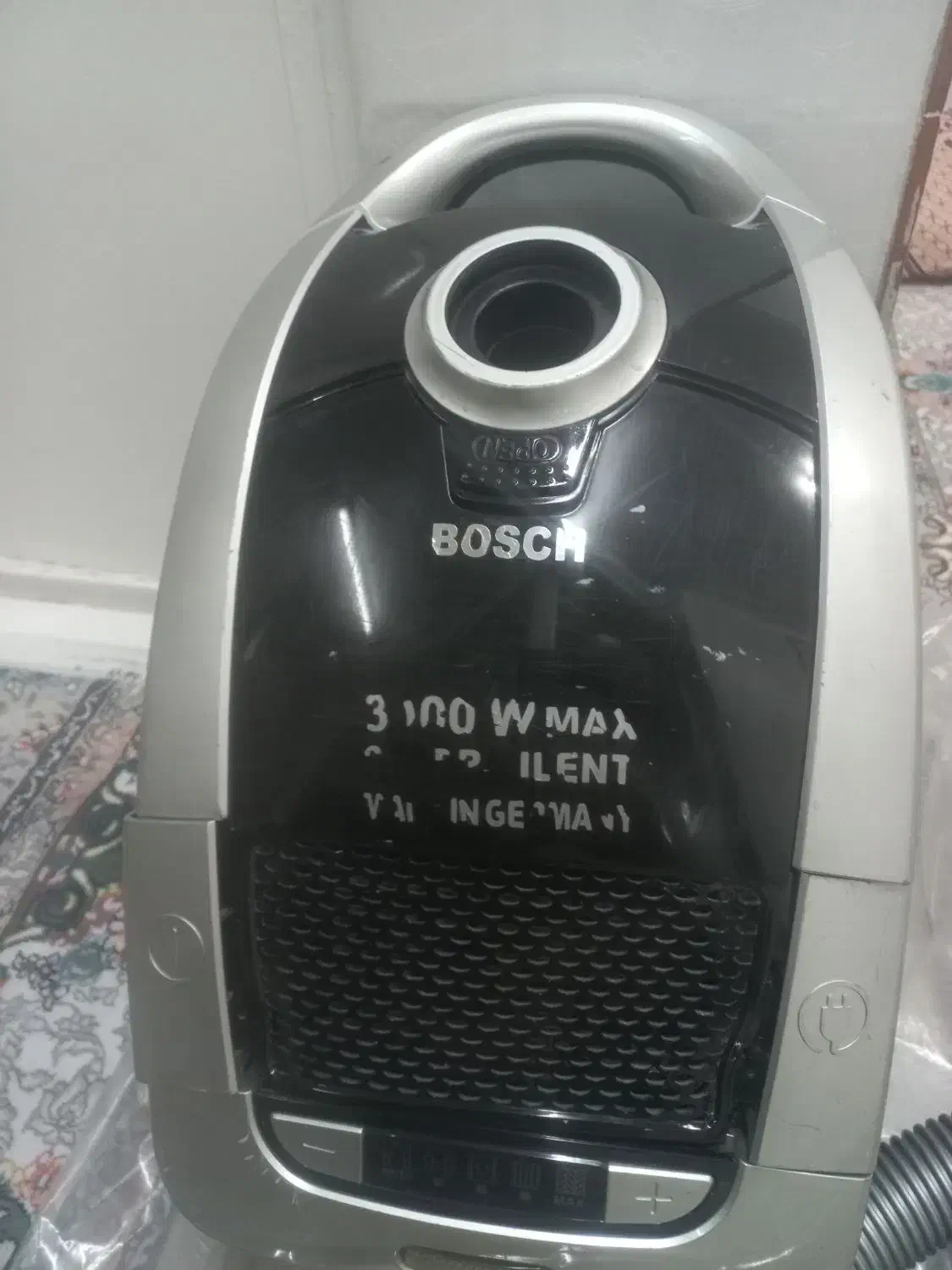 جارو برقی۳۰۰۰ بوش اصلی وارداتی سری قدیم بشرط سلامت|جاروبرقی، جارو شارژی، بخارشو|تهران, دولاب|دیوار
