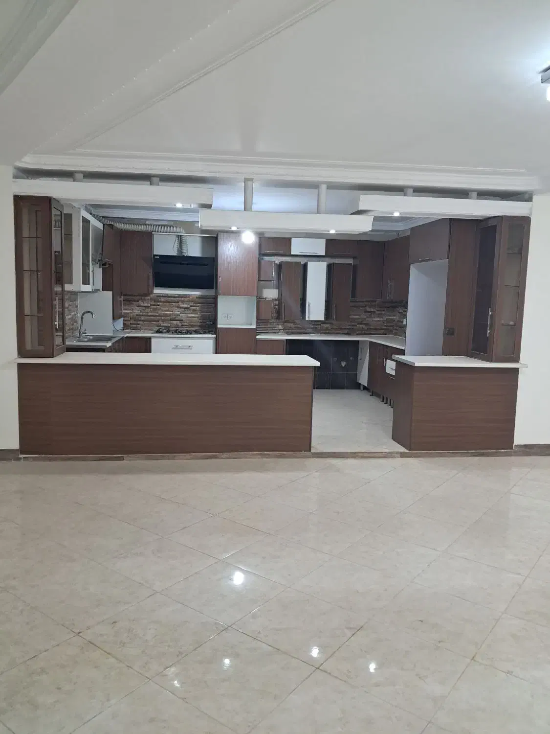 فروش طبق ویلایی ۲۰۰ متری سه خوابه مسترروم|فروش آپارتمان|صدرا-فارس, فاز ۱|دیوار