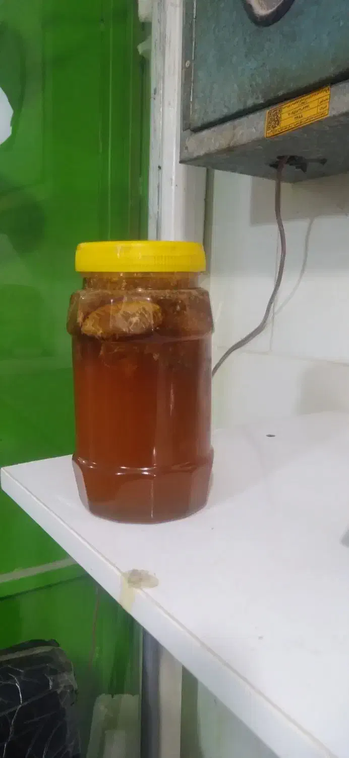 تقریبا سه کیلو عسل طبیعی اصل اصل کیلو ۳۵۰۰|خوردنی و آشامیدنی|لیکک, |دیوار