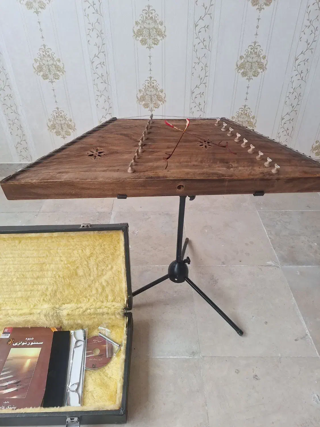 سنتور|سازهای سنتی|شهریار, کرد امیر|دیوار