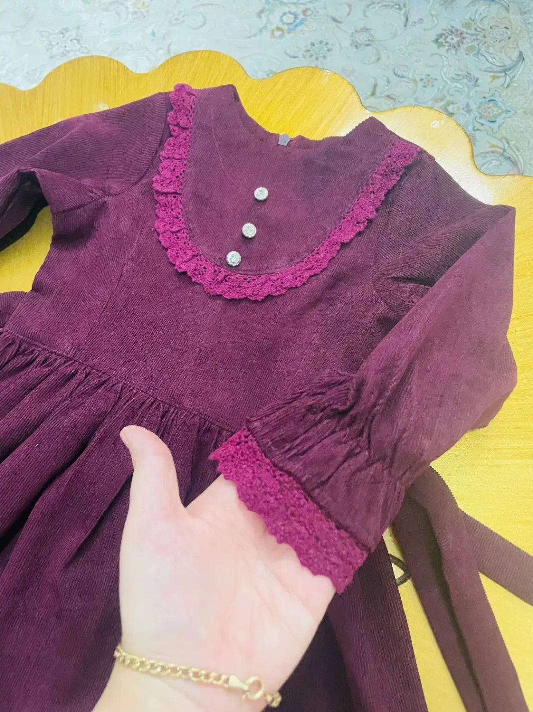 پیراهن مخمل|کفش و لباس بچه|قم, نیروگاه|دیوار