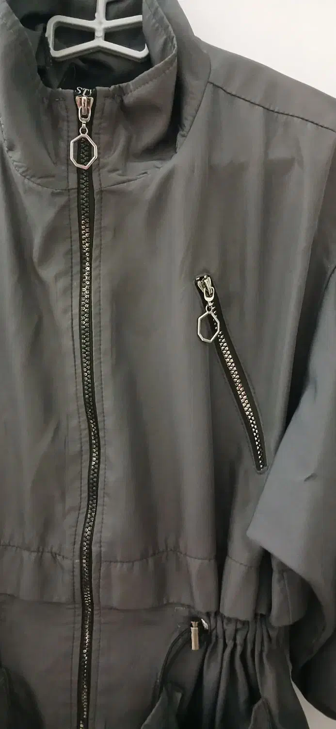 بارونی کوتاه|لباس|دامغان, |دیوار