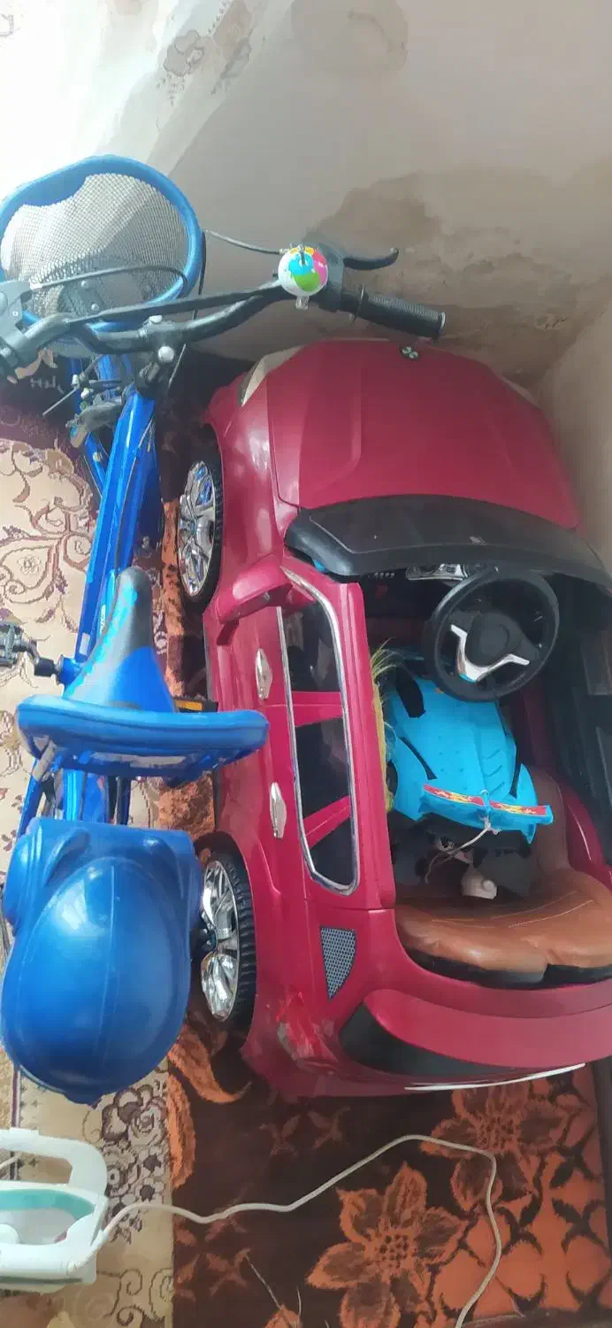 دوچرخه و ماشین شارژی هردوتا سالم درحدنو|اسباب‌بازی بچه|ملکان, |دیوار