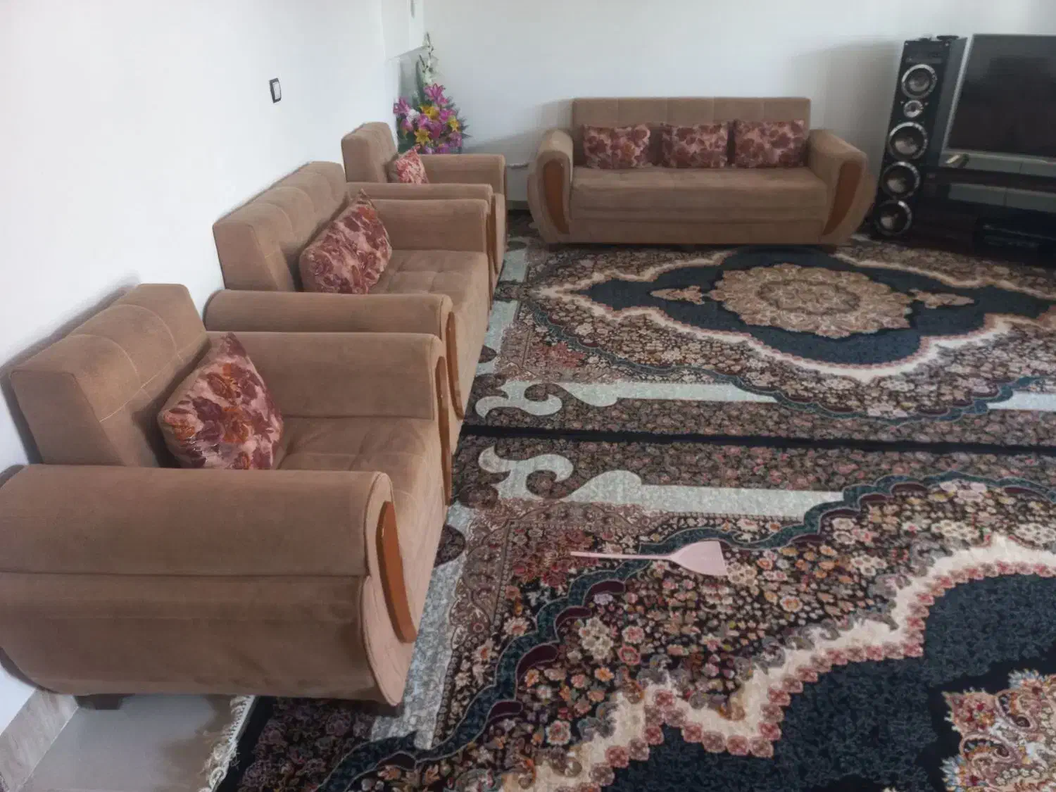 مبل|مبلمان خانگی و میز عسلی|شیروان (خراسان), |دیوار