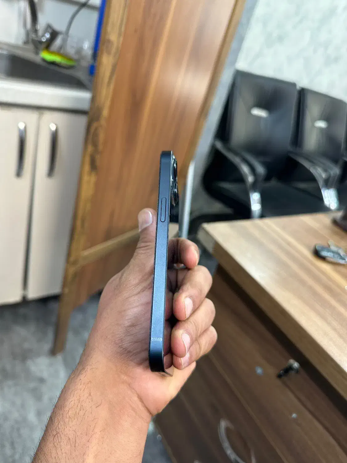 ایفن۱۳نرمال مشکی بدون خط خش|موبایل|اصفهان, سیچان|دیوار