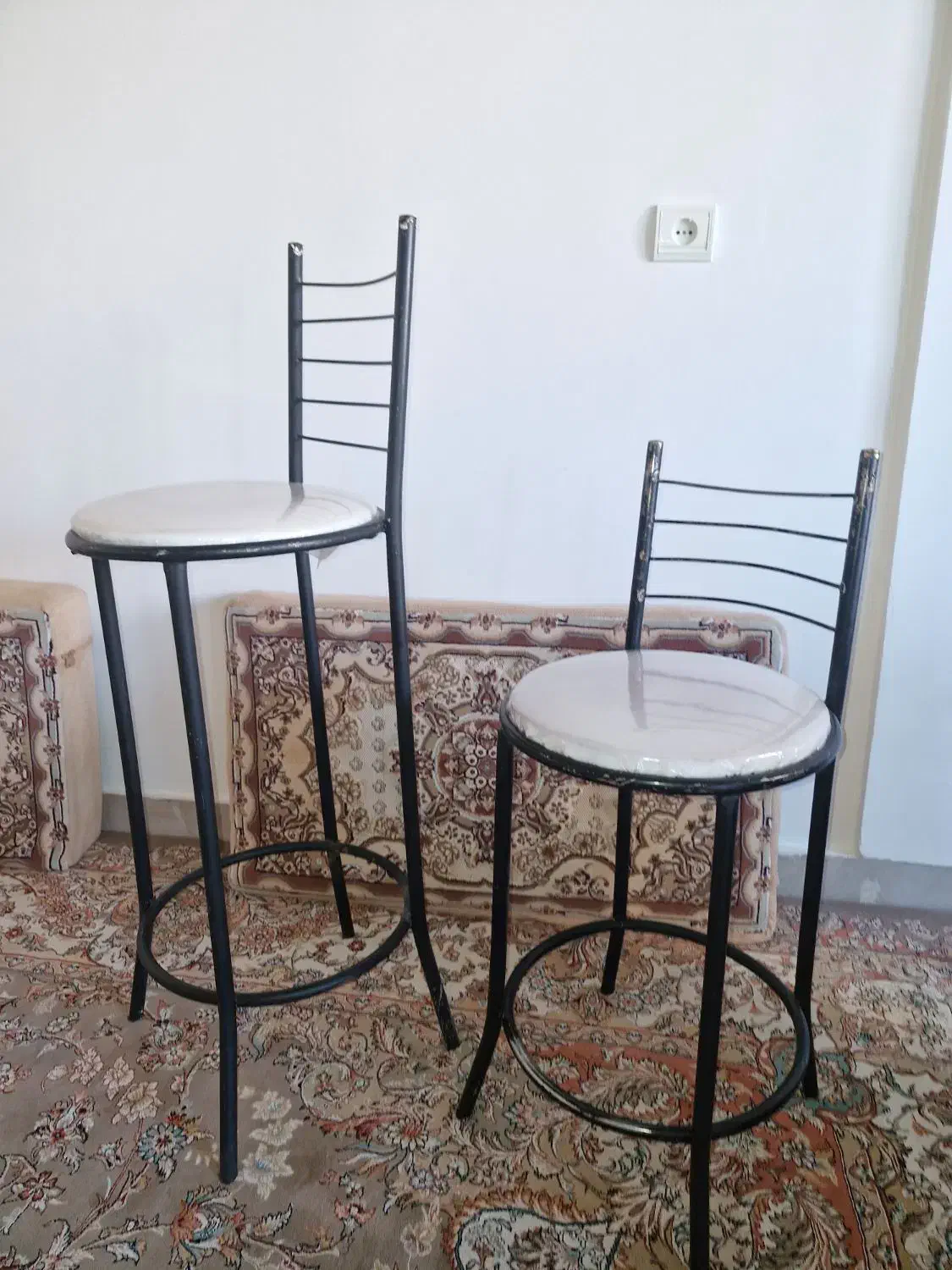 صندلی اُپِن|صندلی و نیمکت|کرمانشاه, |دیوار