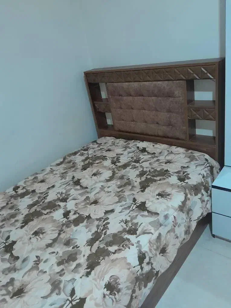 تخت ۱/۵ نفره|تخت و سرویس خواب|خمام, |دیوار