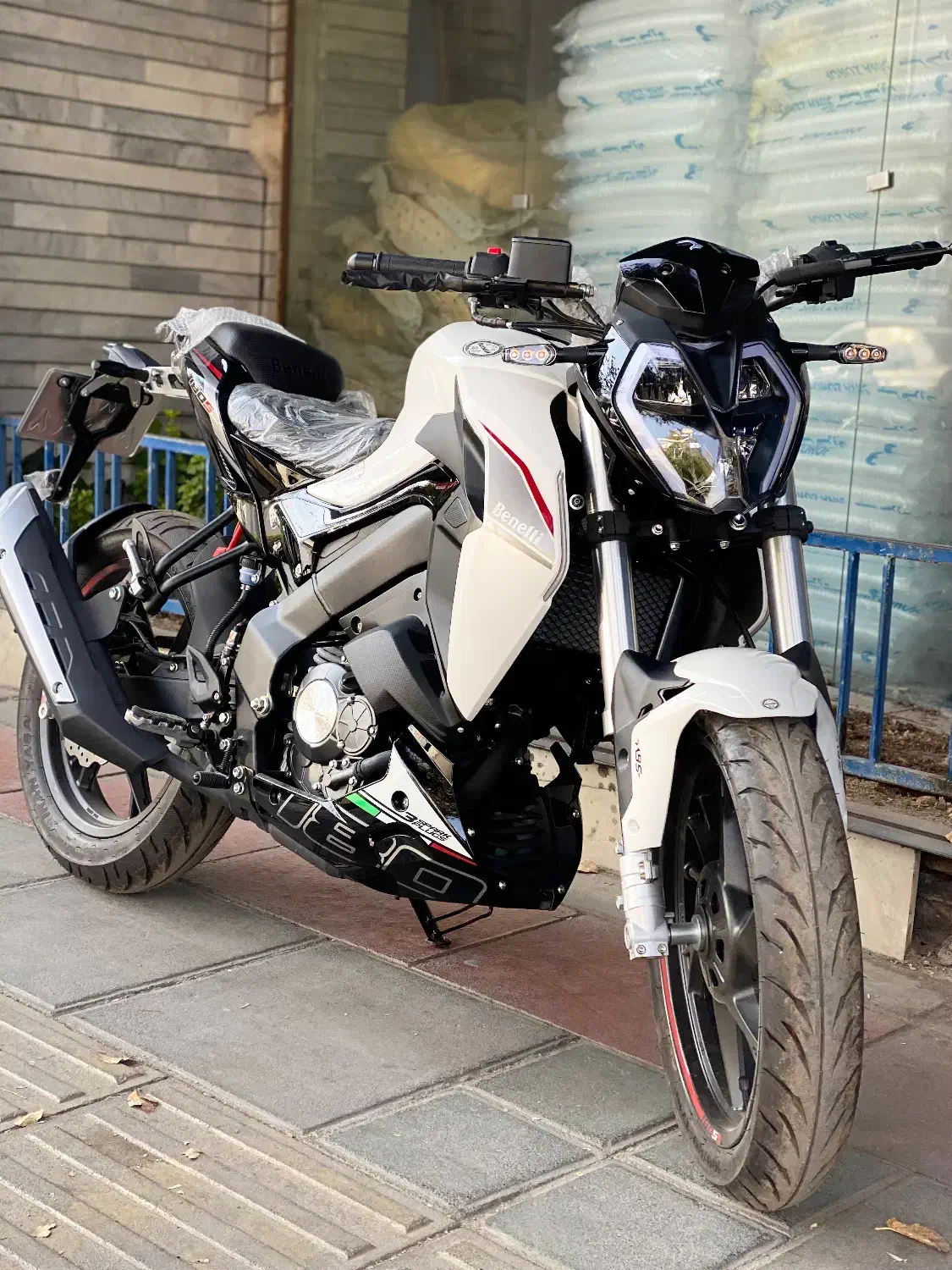 بنلی ۱۸۰S نیوفیس مدل۱۴۰۴خشک|موتورسیکلت|قم, باسکول|دیوار