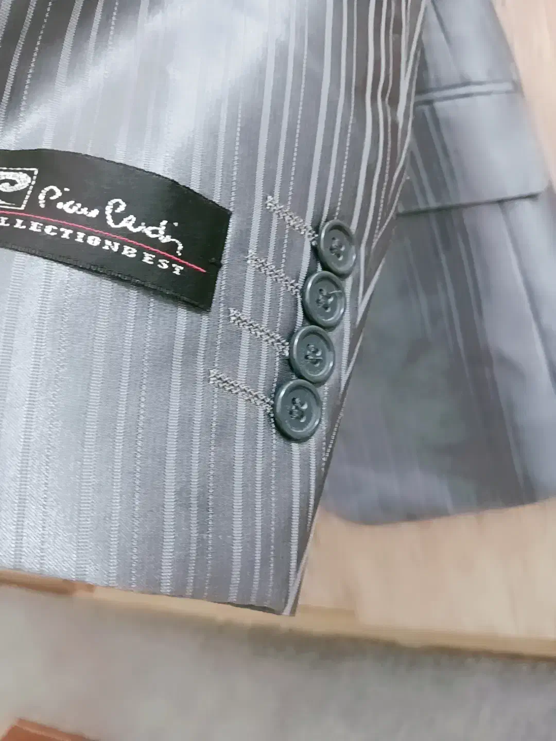 کت شلوار نو|لباس|خوی, |دیوار