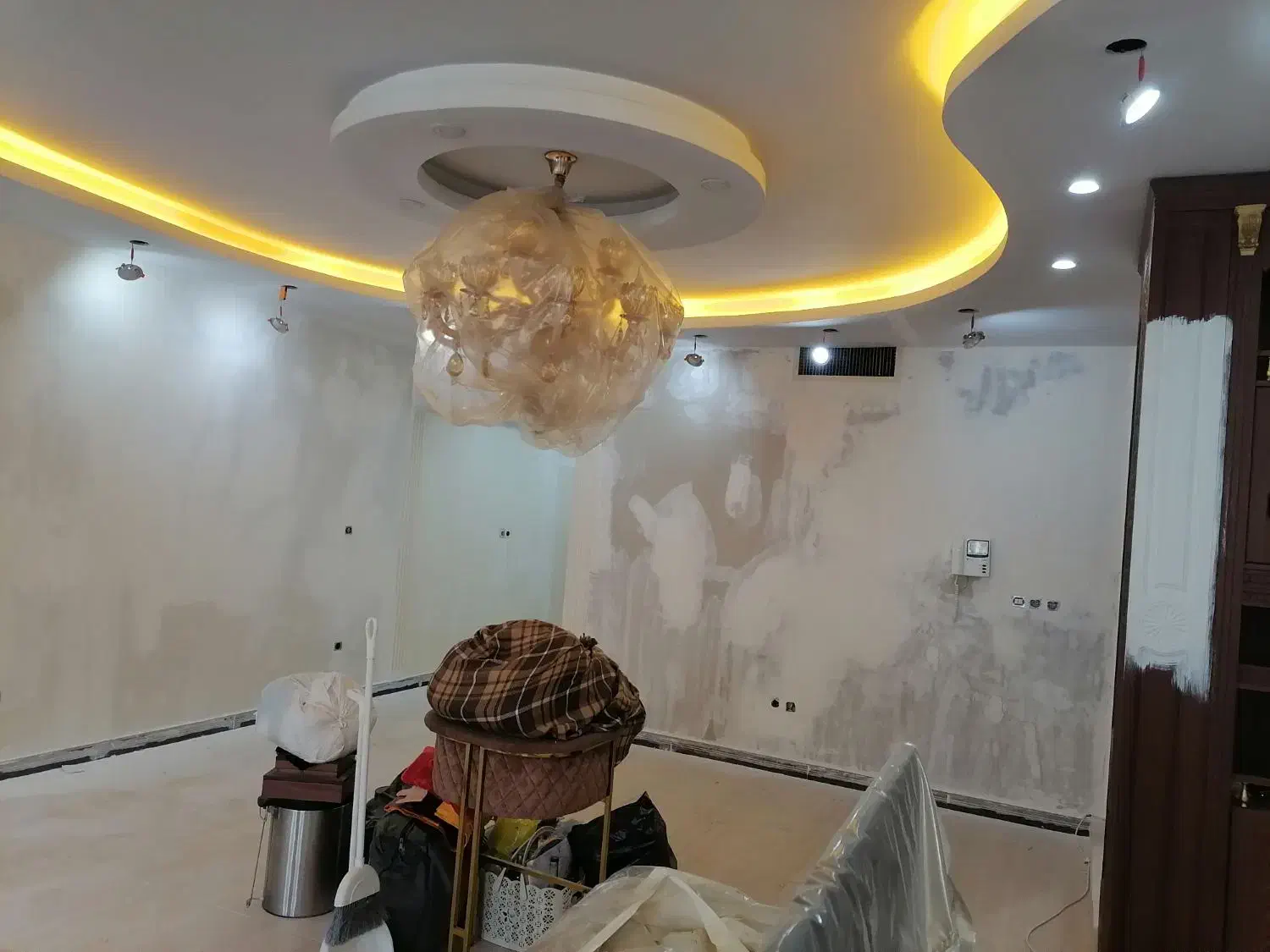 نقاشی ساختمان عزیزی|خدمات پیشه و مهارت|تهران, تولید دارو|دیوار