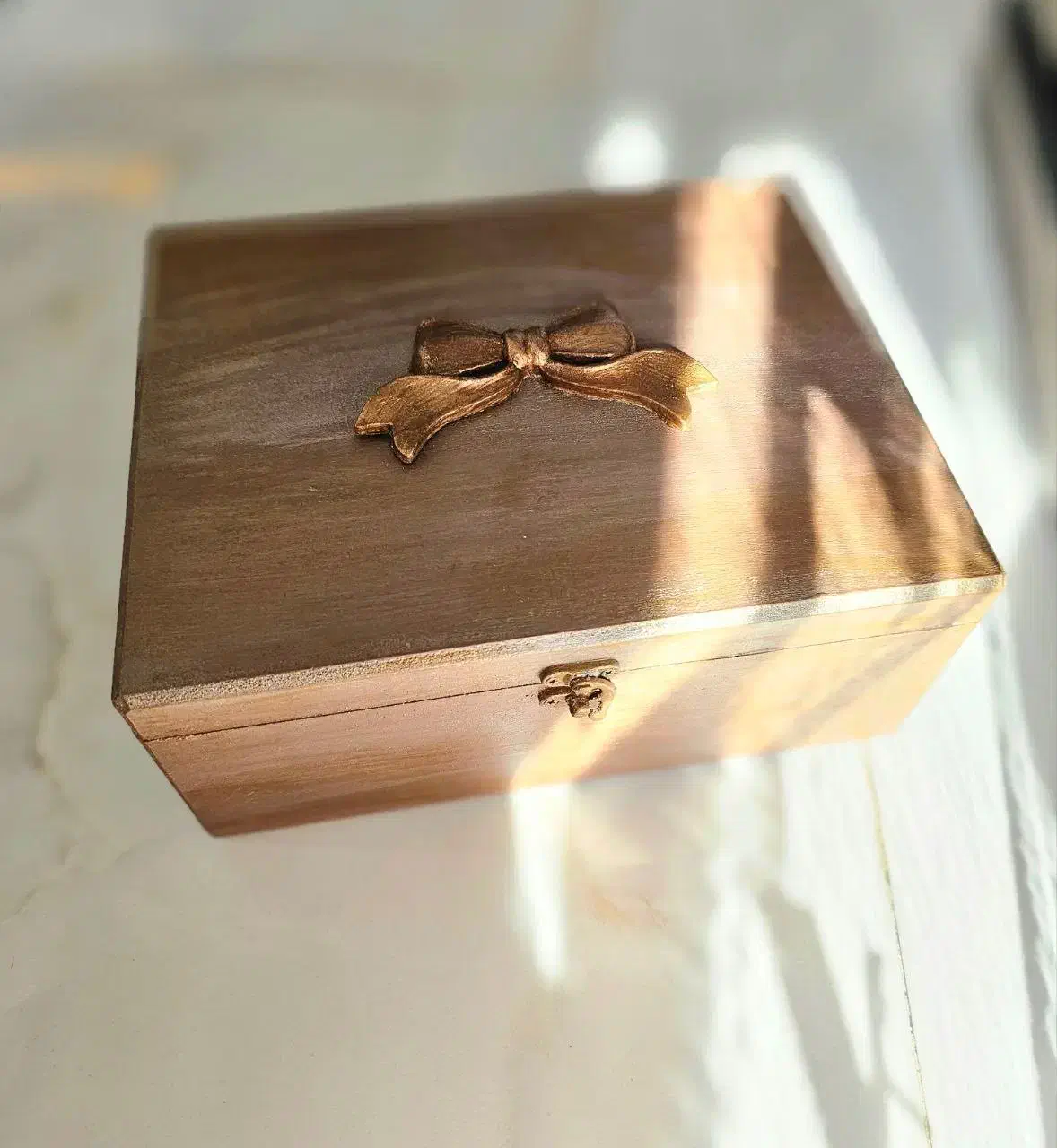 شمع گل دستساز و باکس چوبی بسیار فاخر و با کیفیت|صنایع دستی و سایر لوازم تزئینی|قم, بکایی|دیوار