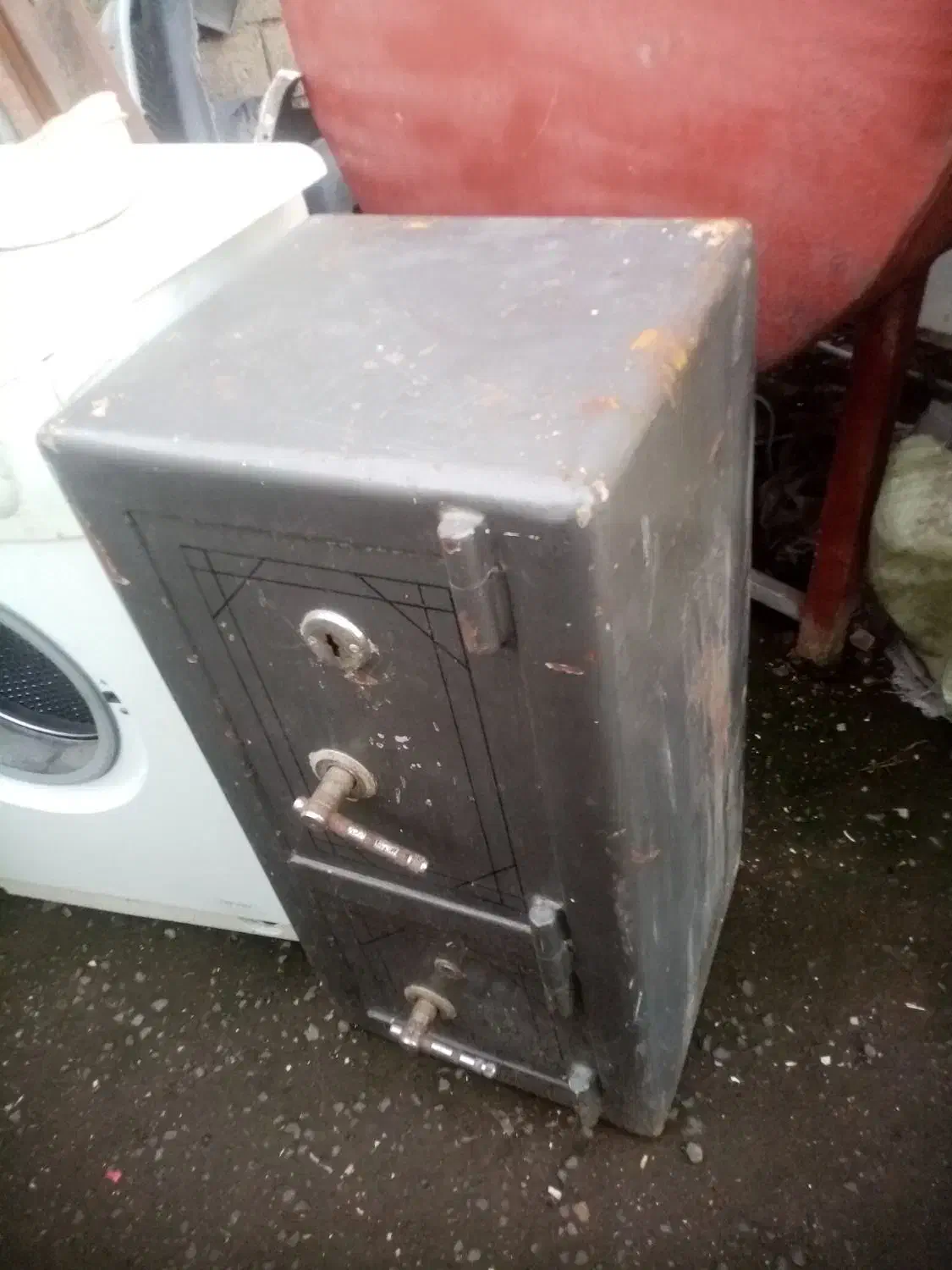 گاو صندوق|دفتر کار|لنگرود, |دیوار