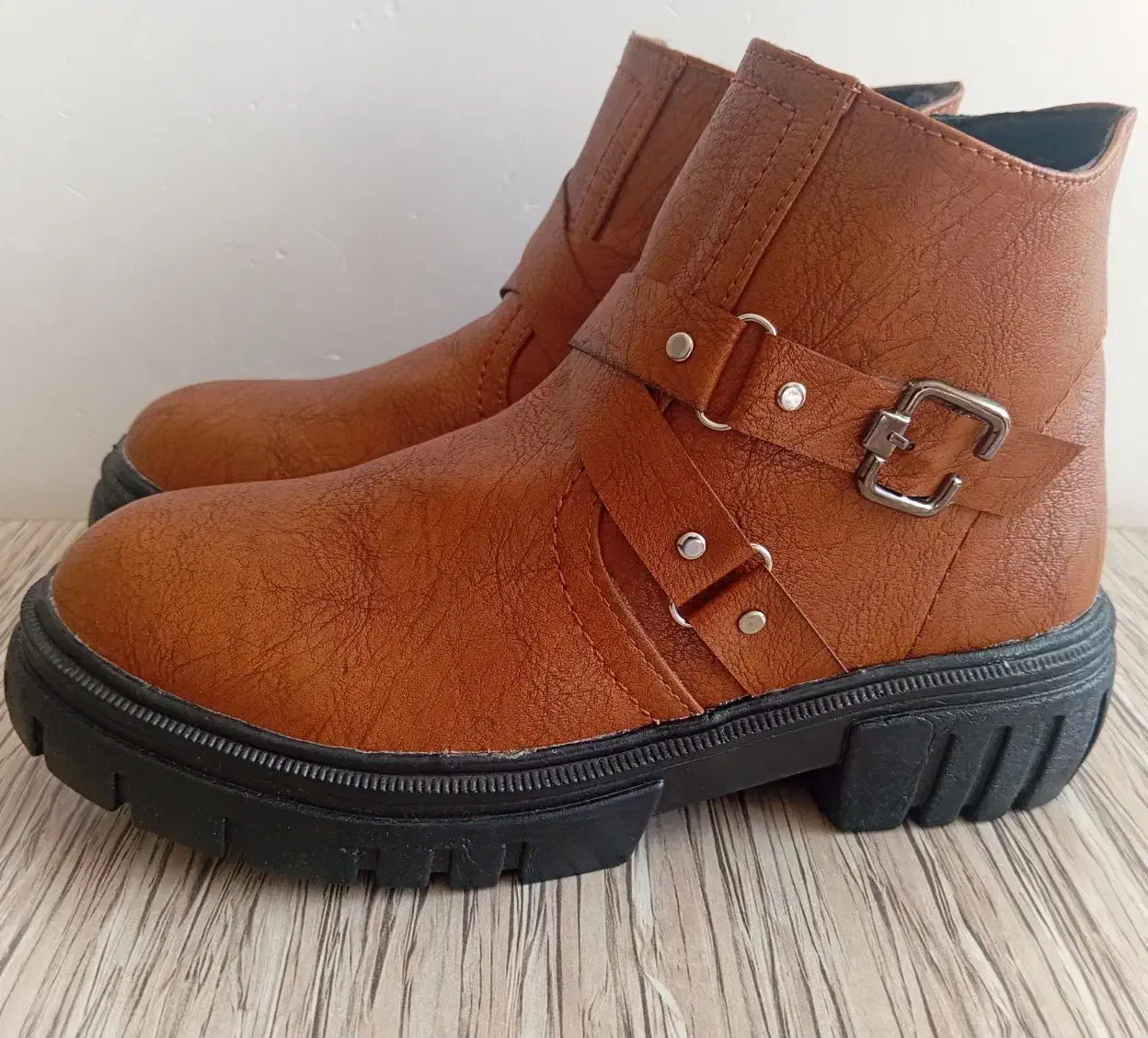 نیم بوت|کیف، کفش، کمربند|کازرون, |دیوار