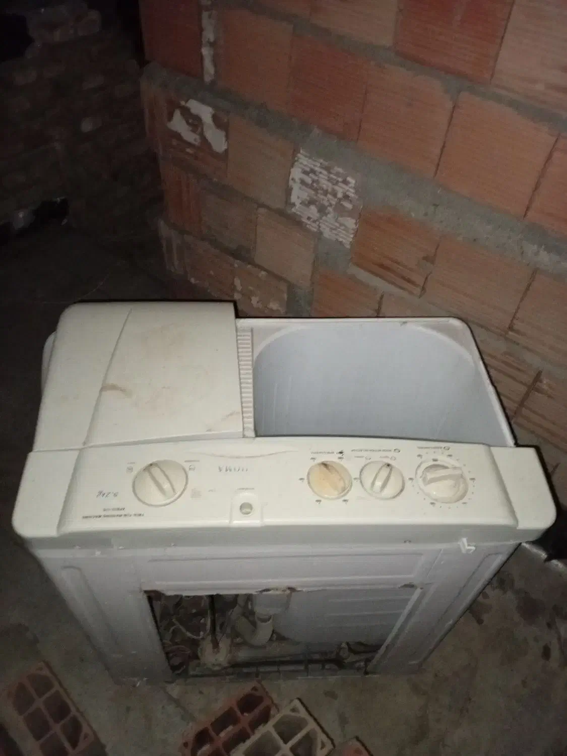 لباسشوی|ماشین لباسشویی و خشککن لباس|گنبد کاووس, |دیوار