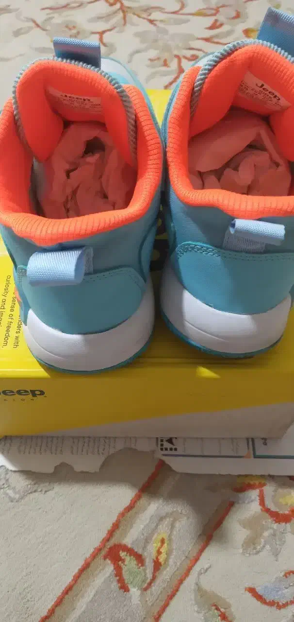 کتانی پچگانه مدل jeep|کیف، کفش، کمربند|آمل, |دیوار