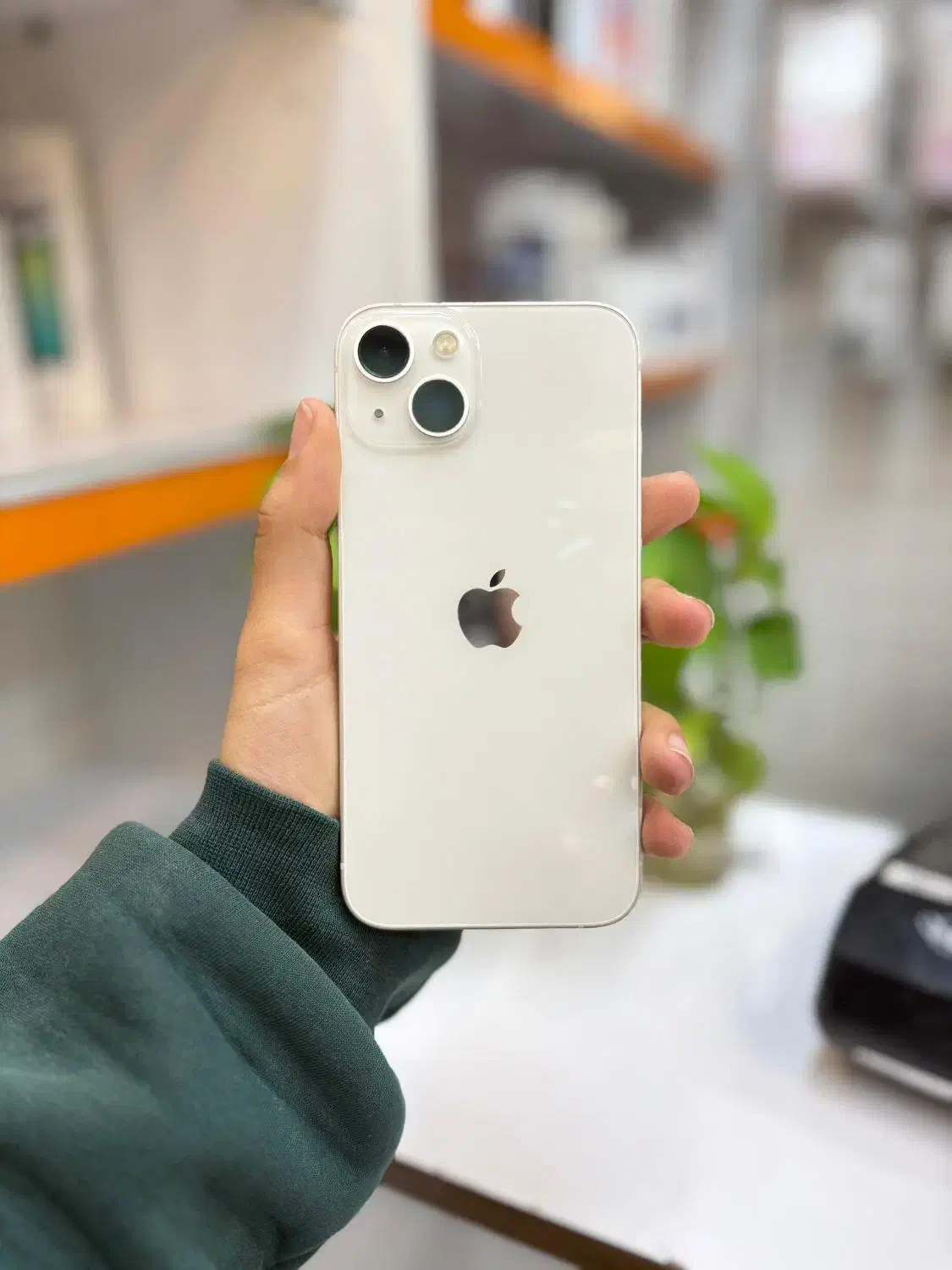 ایفون iphone 13 دو سیم ۱۲۸ در حد نو بدون نقطه|موبایل|شیراز, ملاصدرا|دیوار