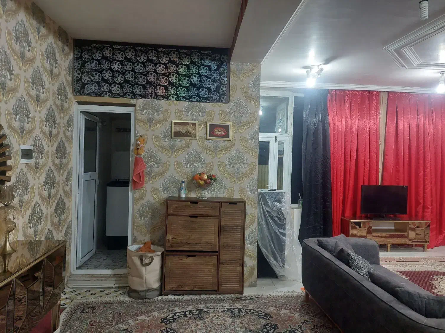 ساختمان طبقه اول ، خیابان شهداء|اجارهٔ خانه و ویلا|ایوان, |دیوار