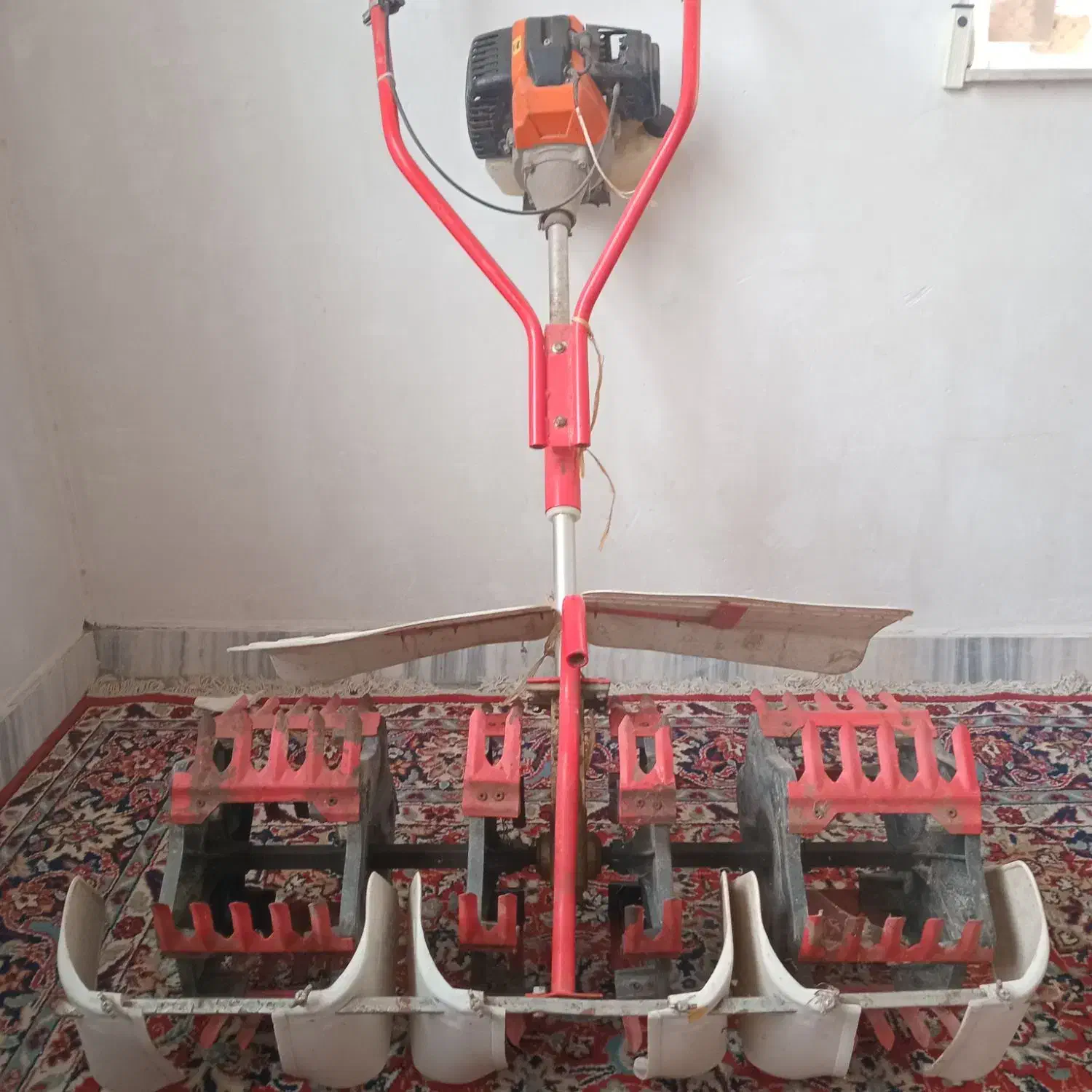 دستگاه وجین|ابزارآلات|رشت, فلسطین|دیوار