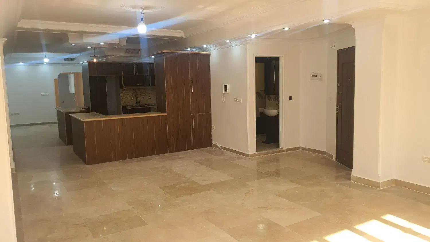 آپارتمان ۱۳۴ متر سه خواب شیان،رو به آفتاب،خوش نقشه|فروش آپارتمان|تهران, لویزان|دیوار