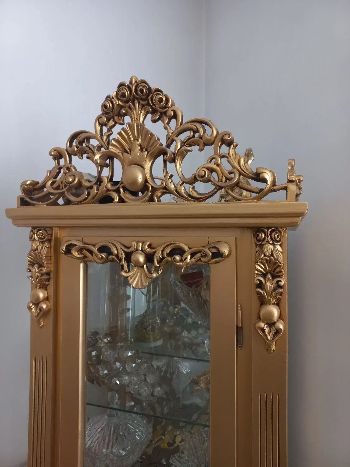 مبل ۹نفره همراه با ویترین و عسلی|مبلمان خانگی و میز عسلی|دلیجان, |دیوار