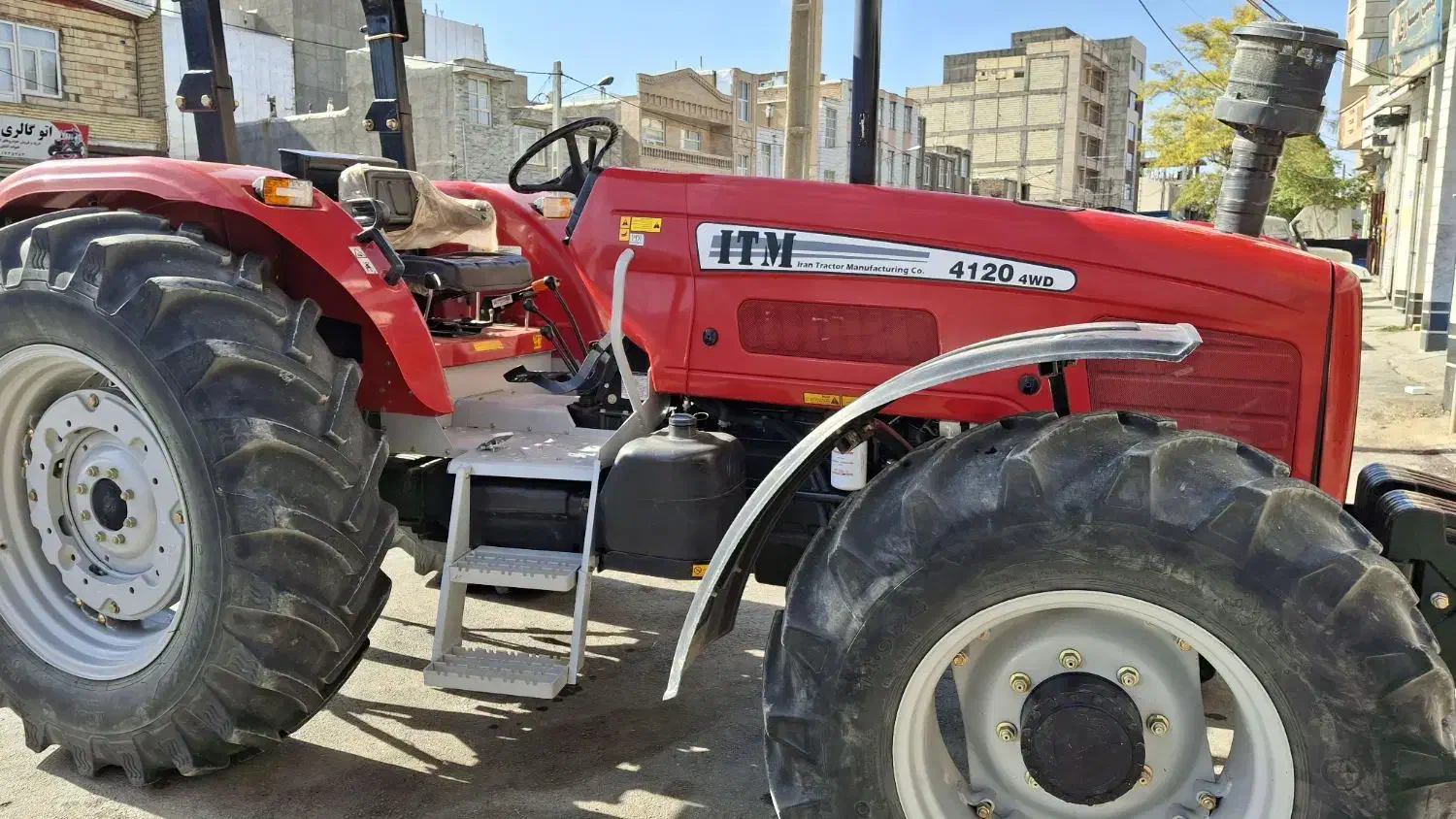 تراکتور ۴۱۲۰ فروش فوری|خودرو سنگین|بیجار, |دیوار