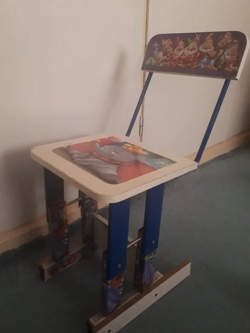 صندلی تکی مخصوص ابتدایی ها در مامونیه|صندلی و نیمکت|زرندیه, |دیوار