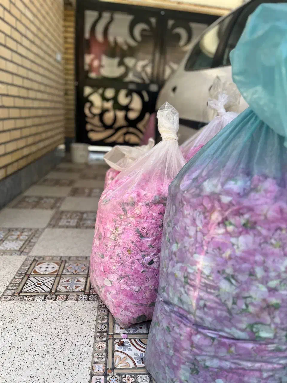 گلاب و عرقیجات درجه یک|خوردنی و آشامیدنی|تهران, گلستان (شهرک راه آهن)|دیوار