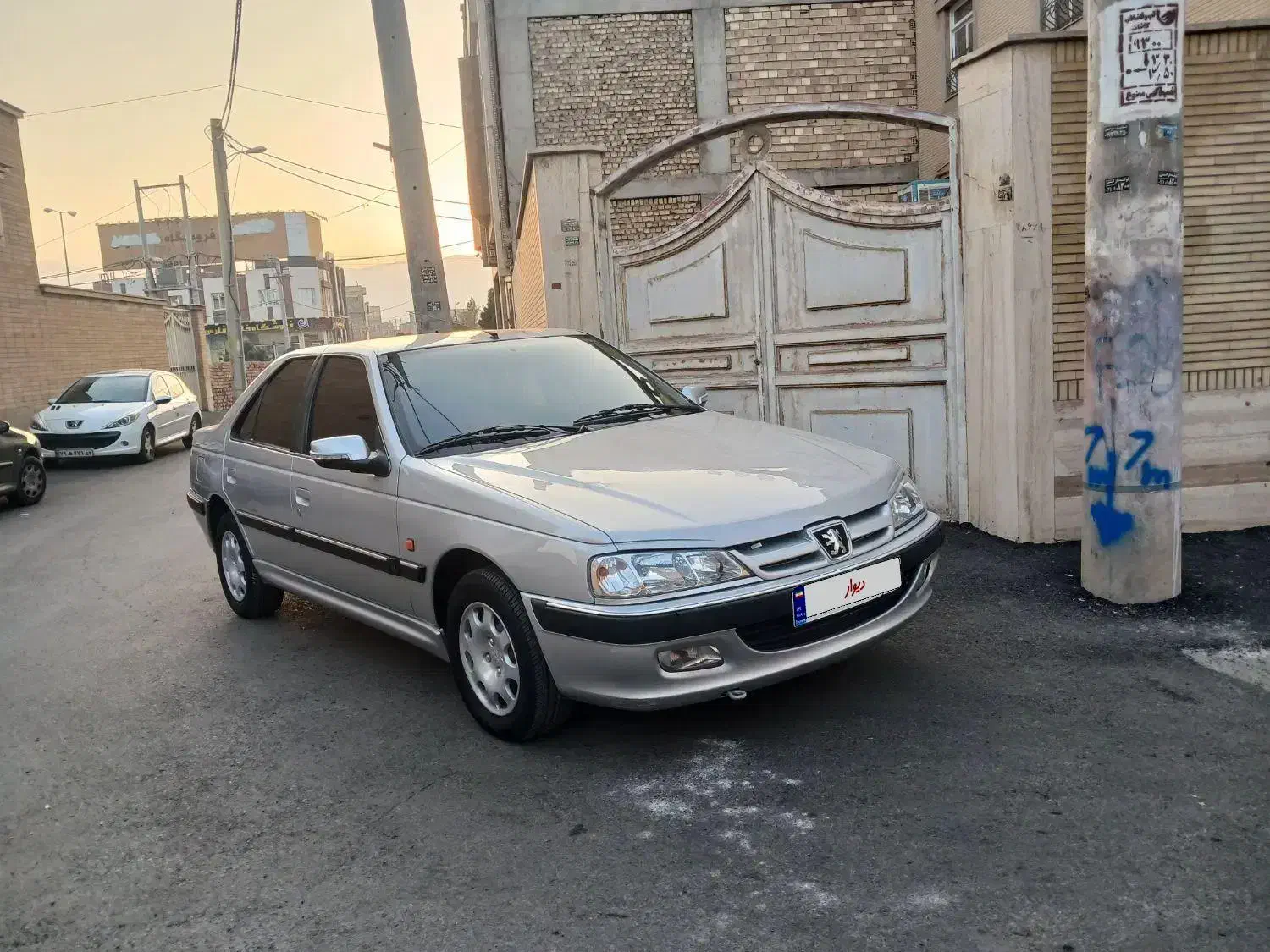 پارس ۱۳۸۷ فرانسوی بدون رنگ وبدون آفتاب سوختگی|خودرو سواری و وانت|کاشان, کوی اداره گاز|دیوار