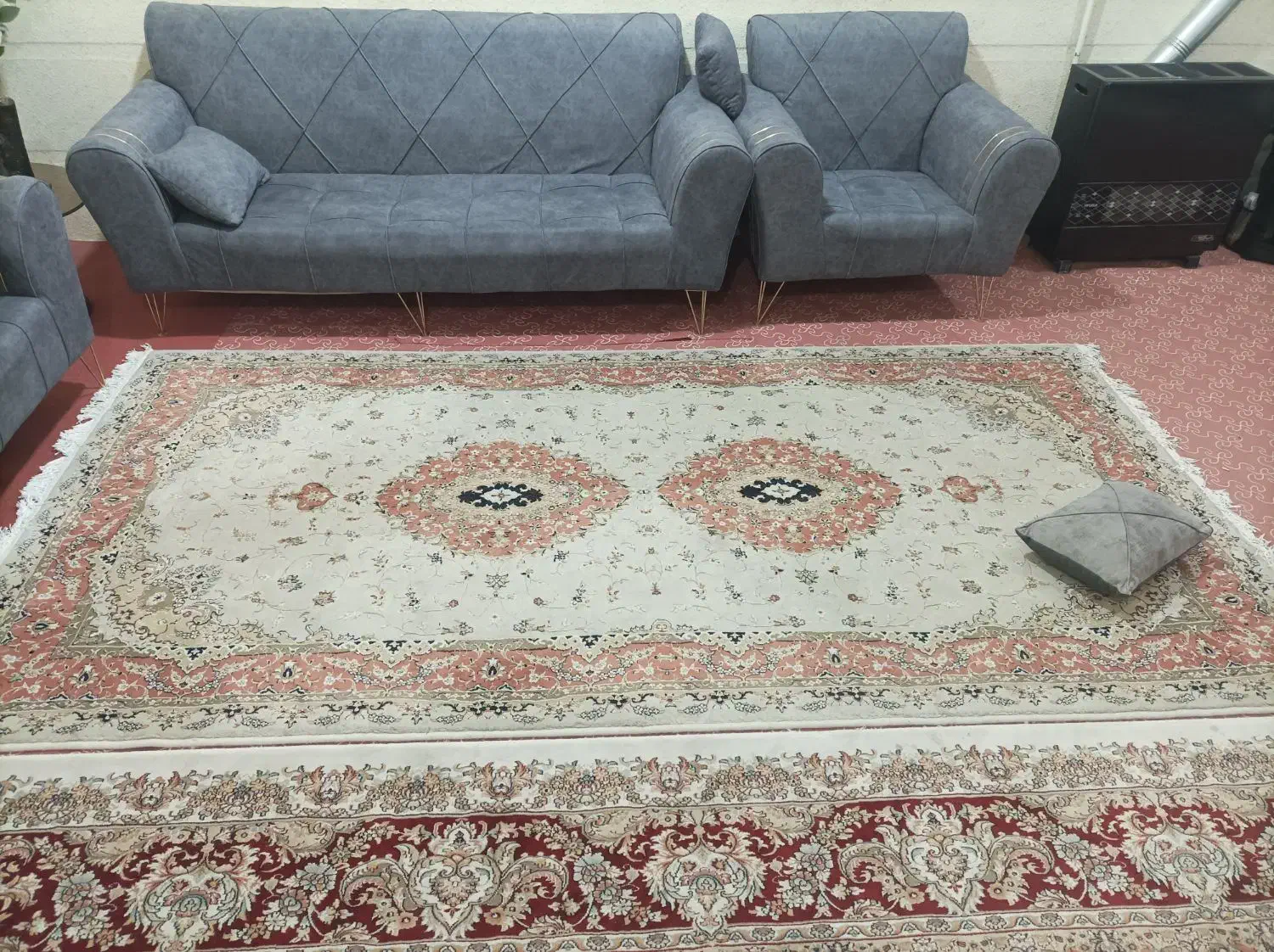 دو عدد فرش 12 متری|فرش|قم, نیروگاه|دیوار