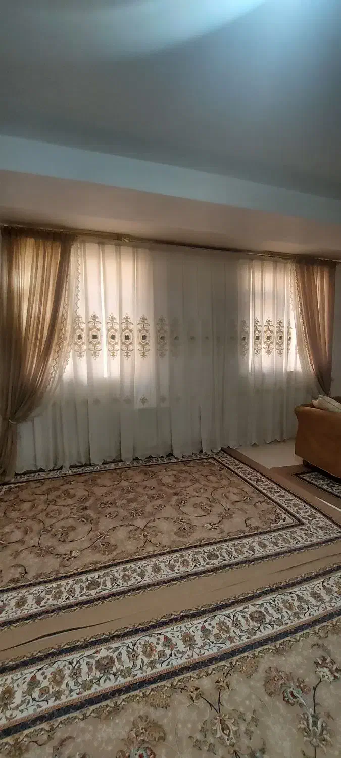 پرده کتان با کناره های گیپور و مروارید دوزی شده|پرده، رانر، رومیزی|اندیشه, اندیشه فاز ۵|دیوار