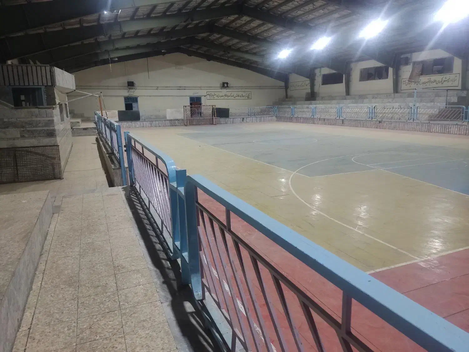 سالن فوتسال چغابدار|بلیت ورزشی|دورود, |دیوار